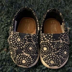 Toddler size 3 Toms